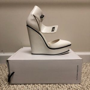 Never worn Aldo Platform Heels
